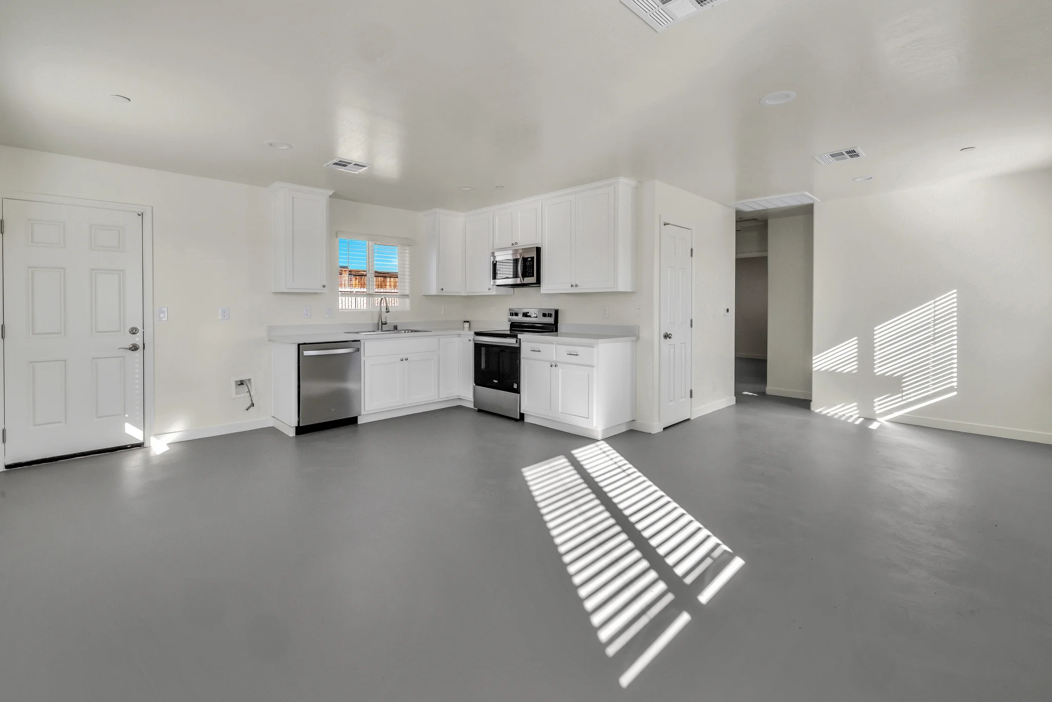 Ridgecrest Multiplex: 1340 W Mariposa Ave