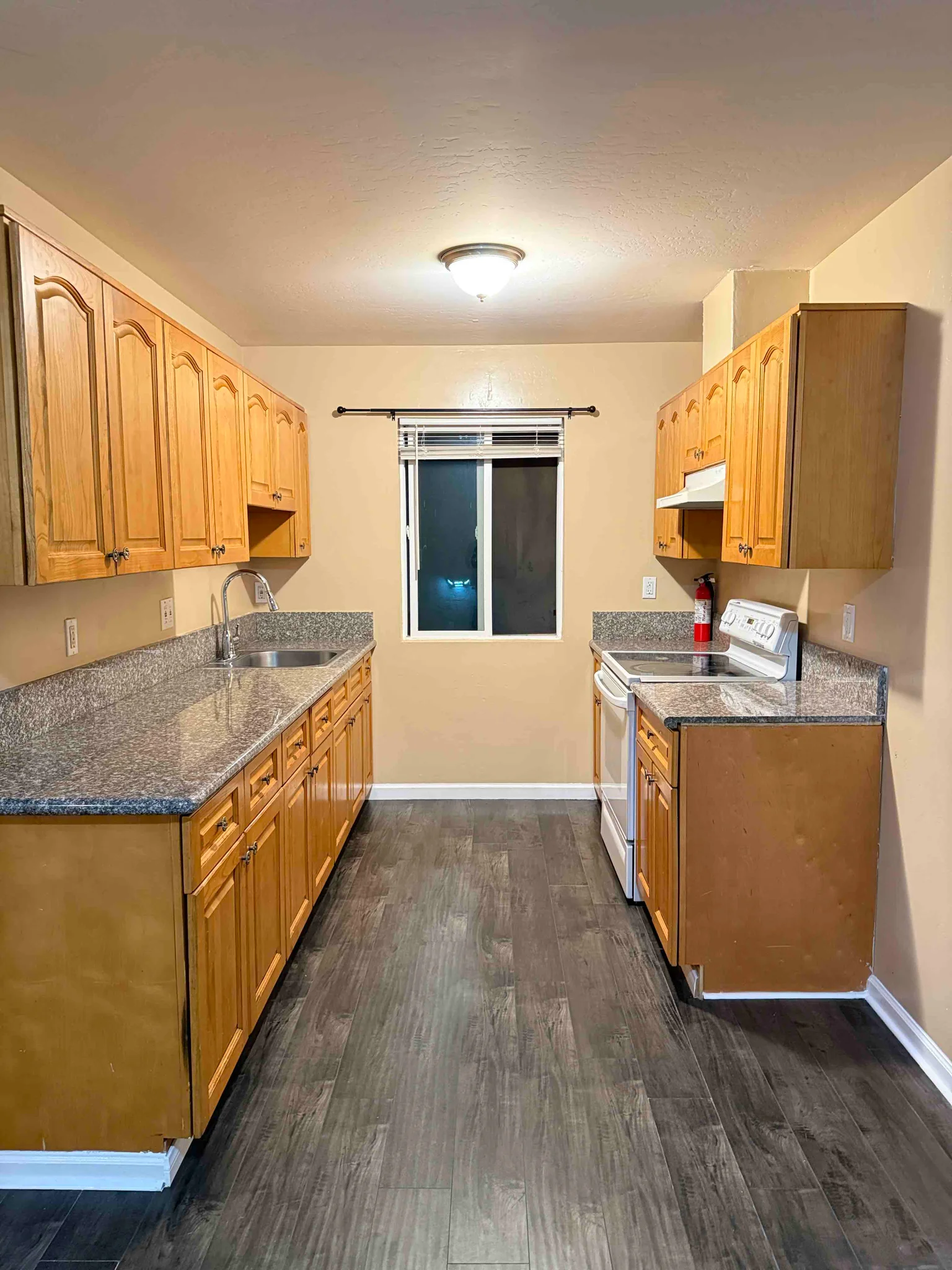 Bakersfield Apartment: 821 Karma Court