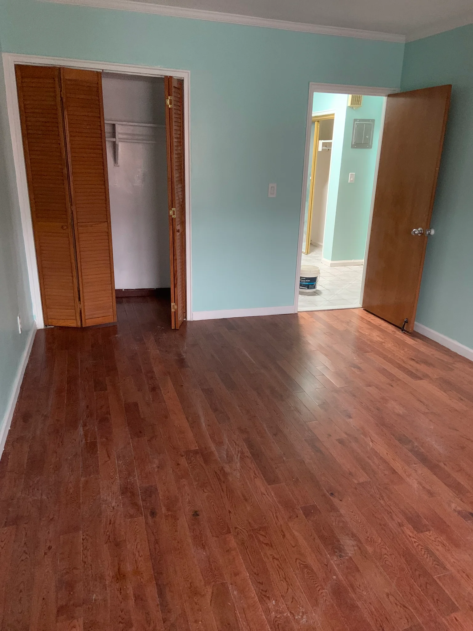 Elmhurst Townhome: 51-24 Manilla Street