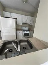 Coral Springs Apartment: 2701 Riverside Dr