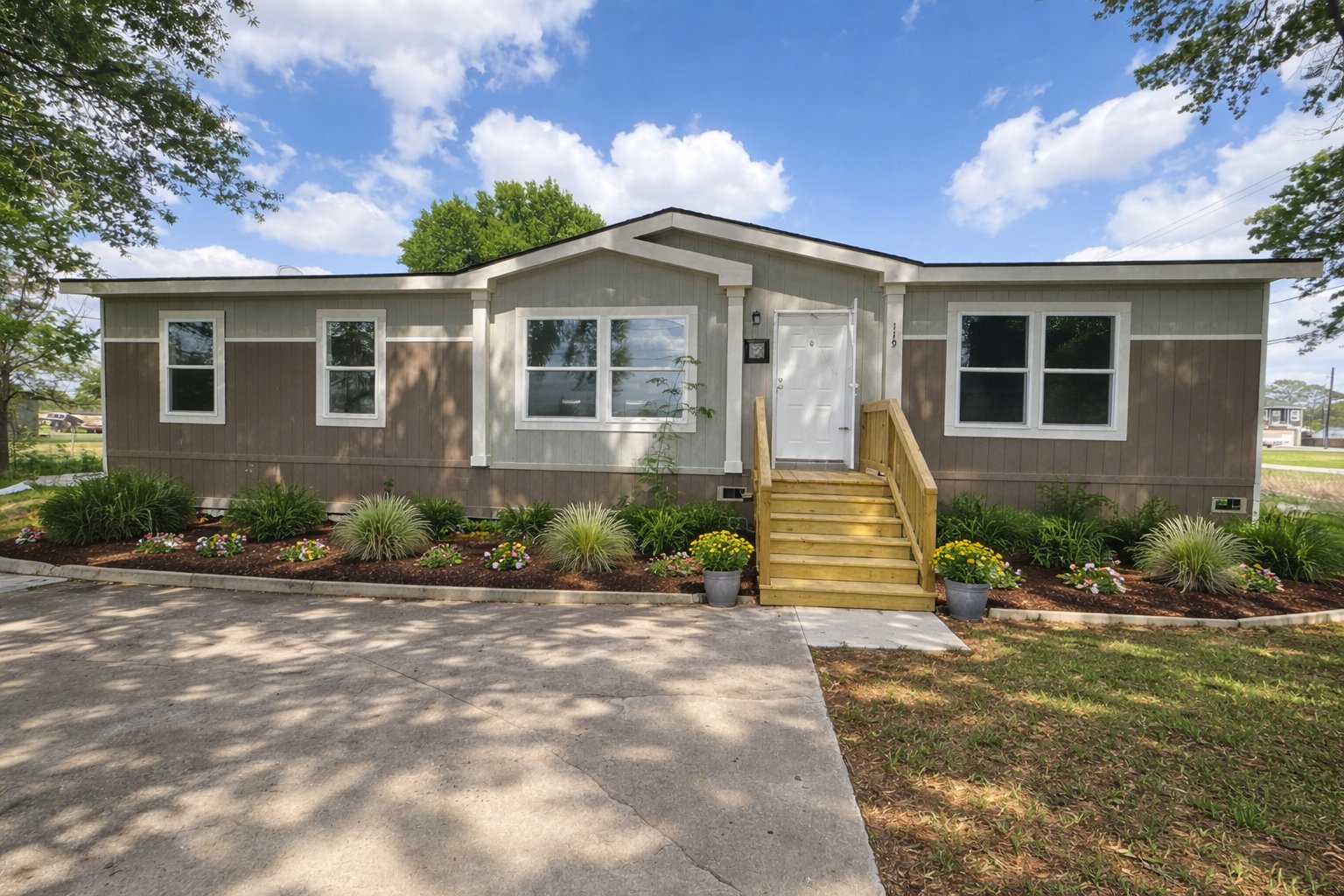 Beasley House: 119 S 8th St