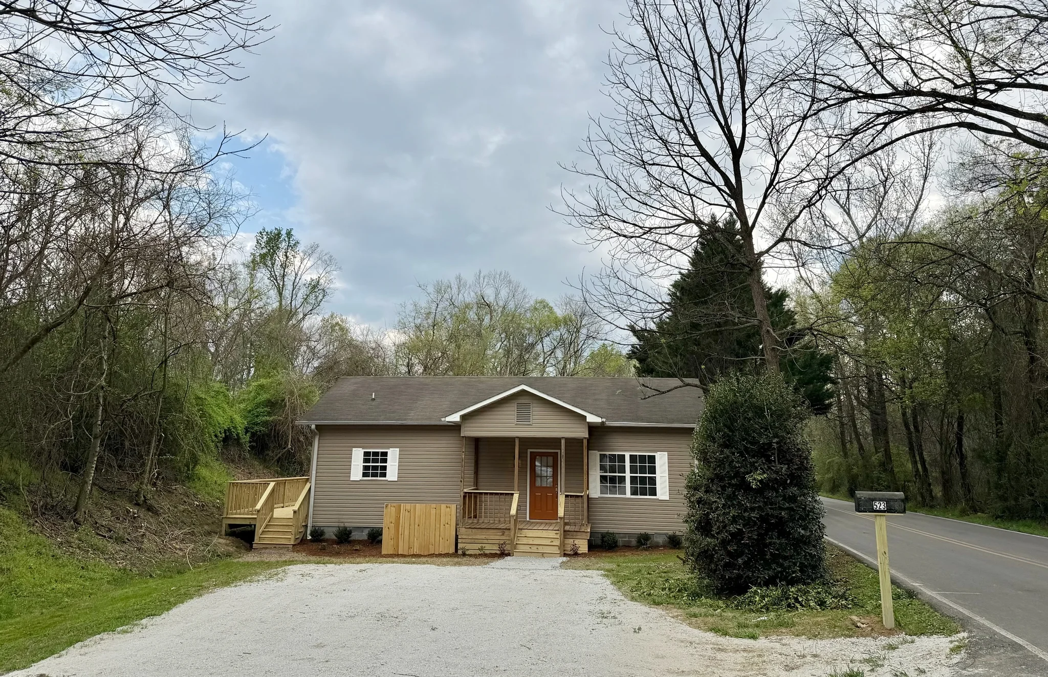 Flintstone House: 523 Mountain View Circle