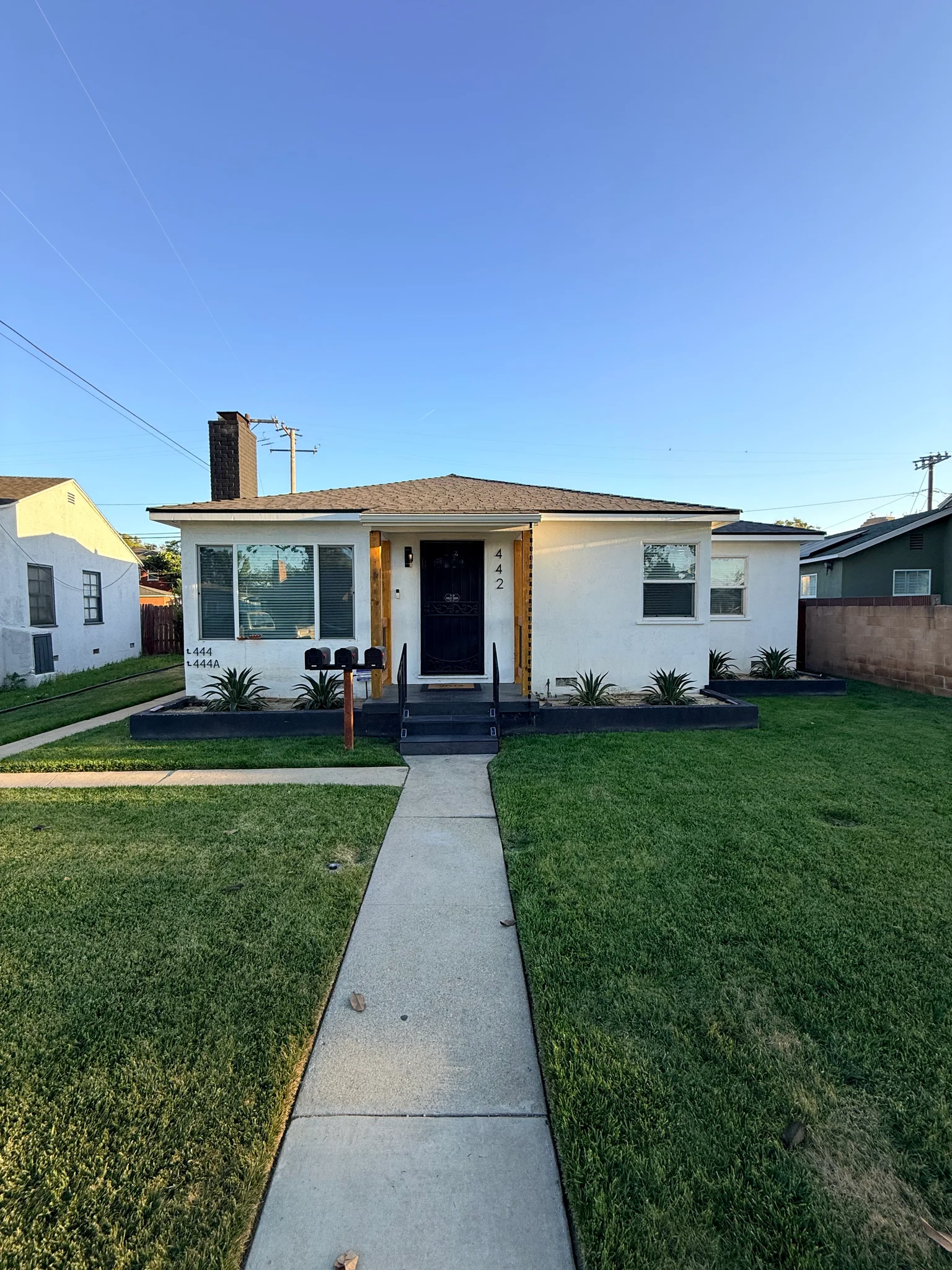 Long Beach Multiplex: 442 E. 44th Cir