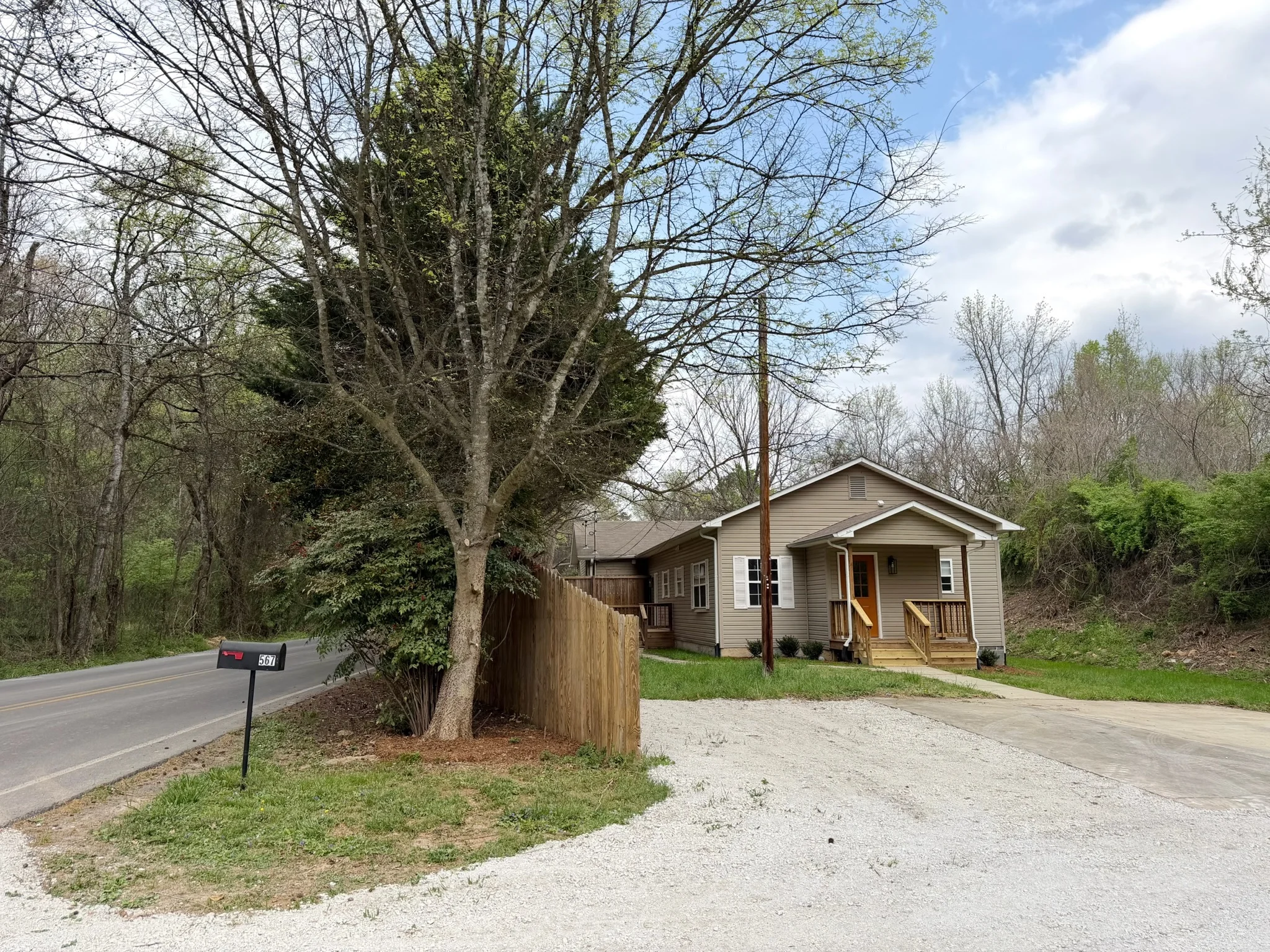 Flintstone House: 567 Mountain View Circle