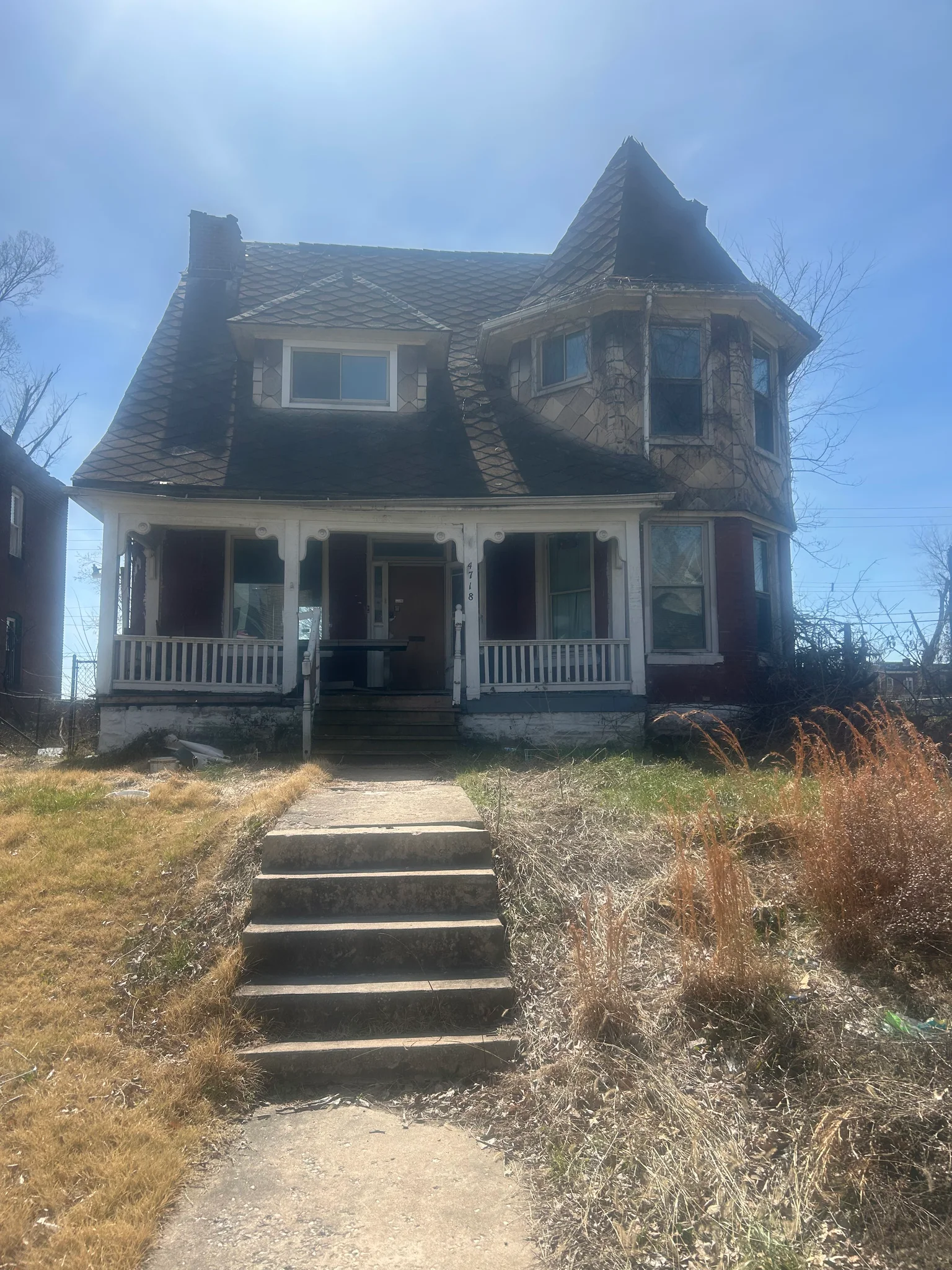 St. Louis House: 4718 Labadie Ave