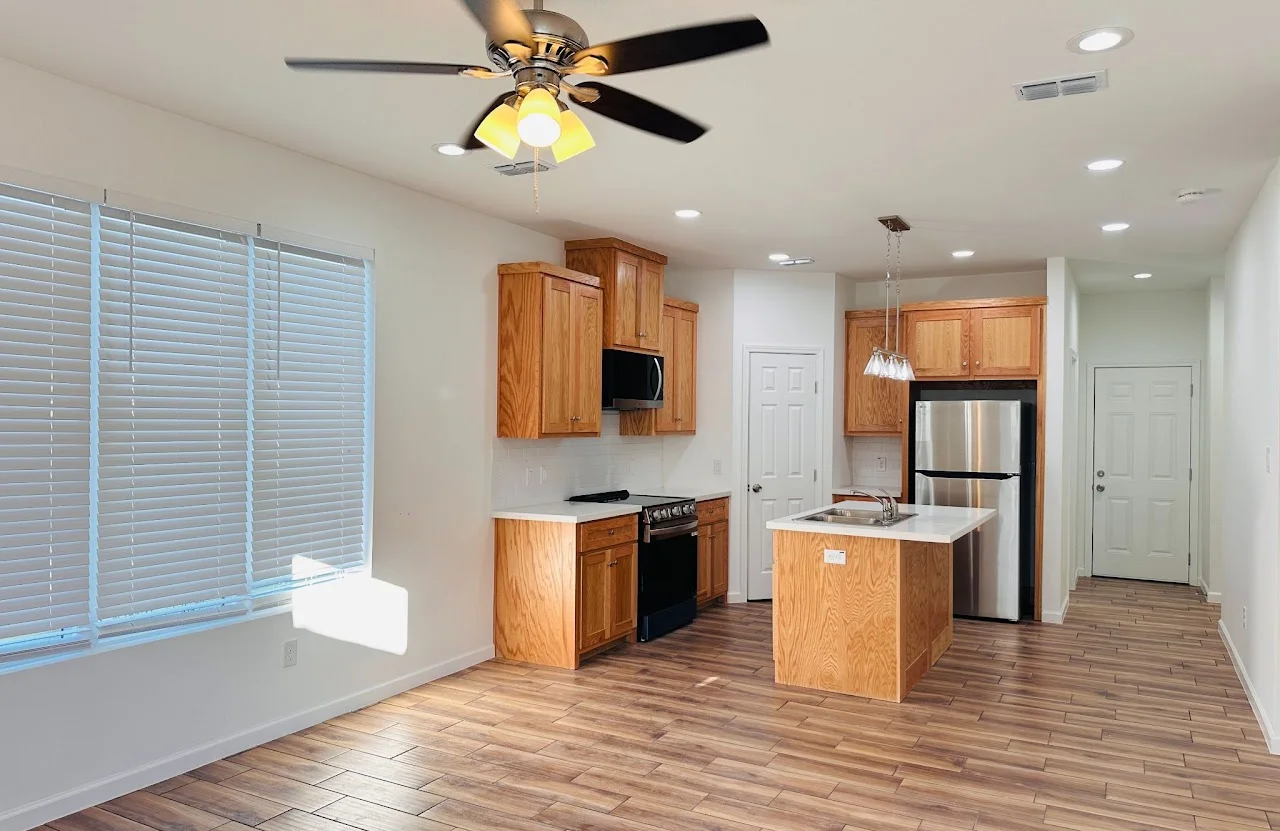 Edinburg Apartment: 2104 E San Andrea St