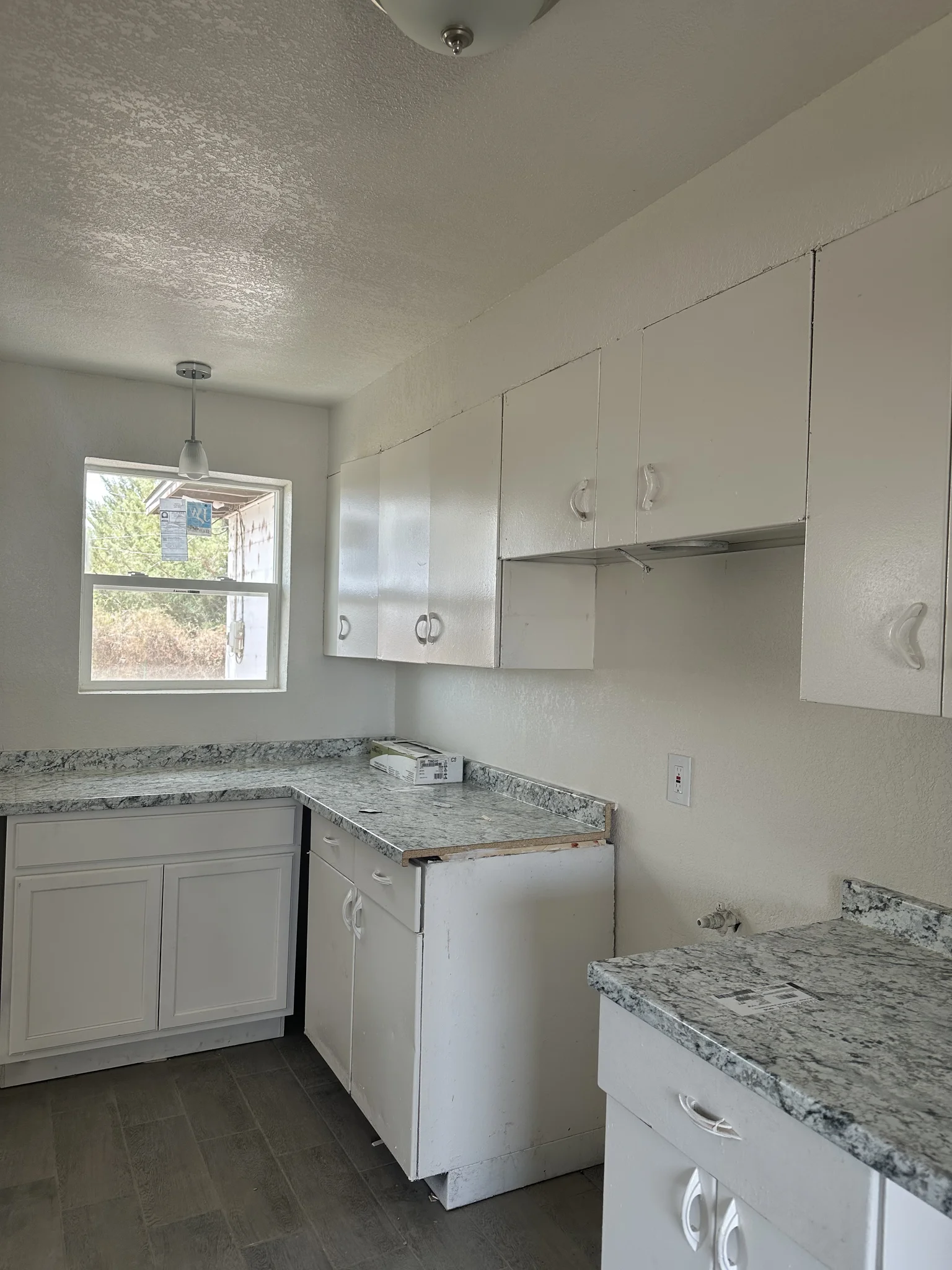 Roswell House: 23 Eyman