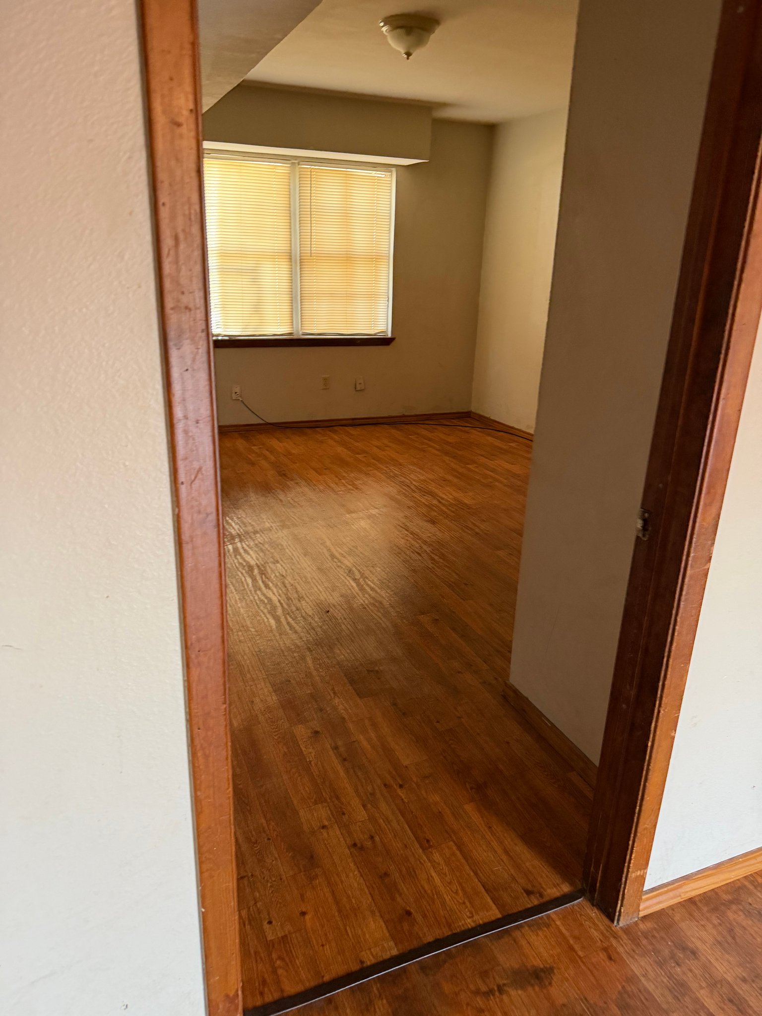 Paris Apartment: 750 bonham st