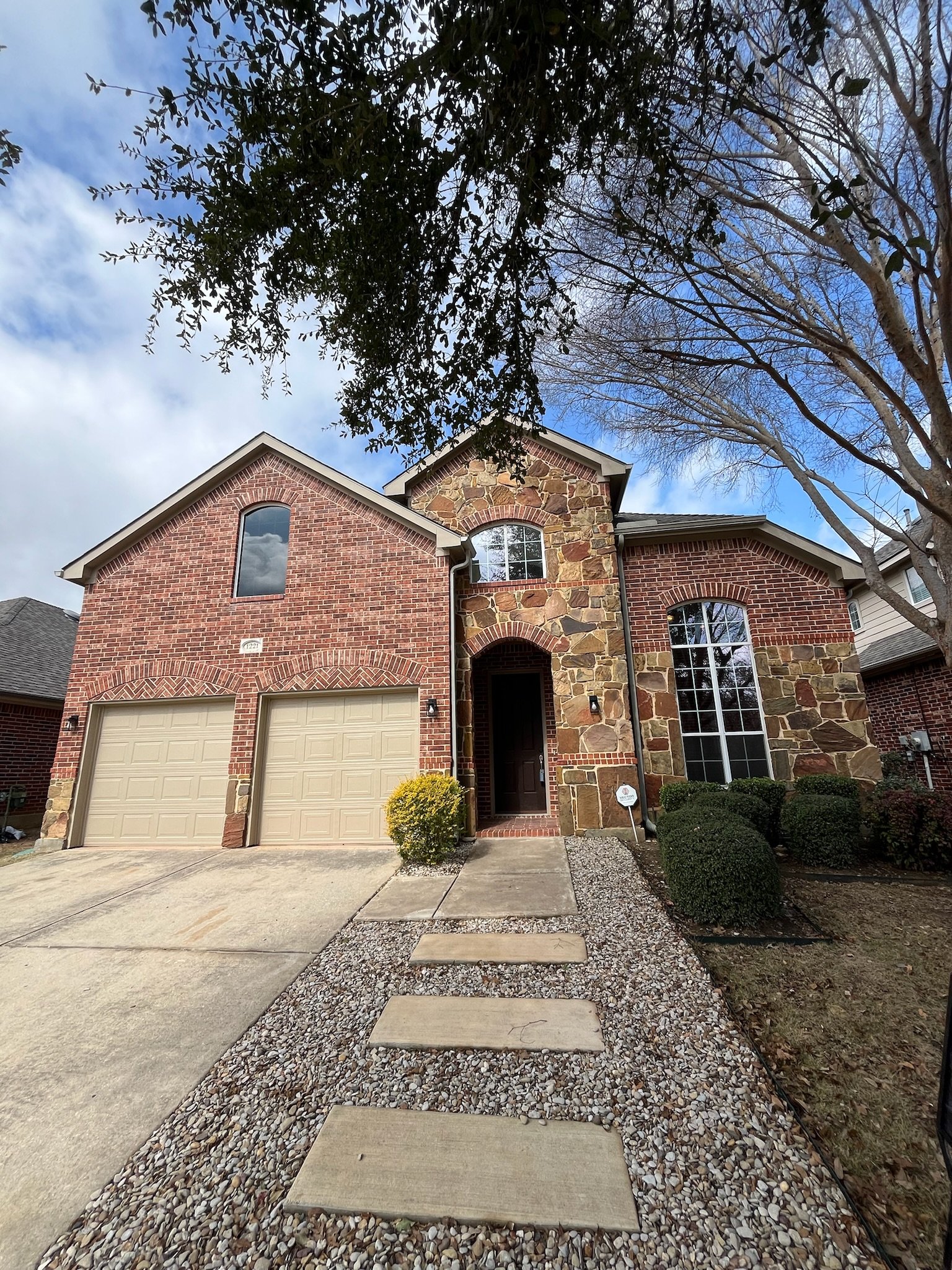 Lantana House: 1221 Capital Dr