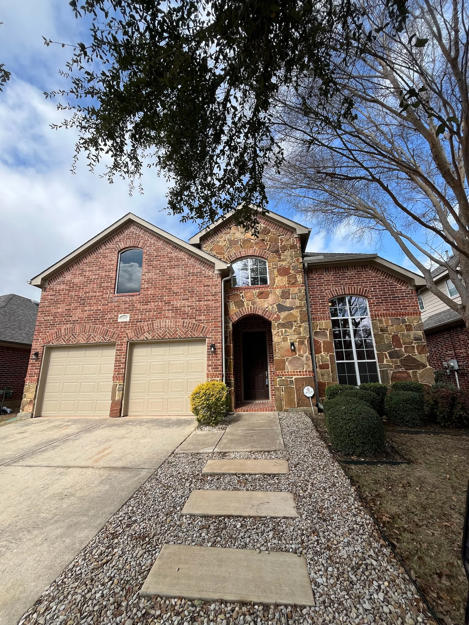 Lantana House: 1221 Capital Dr