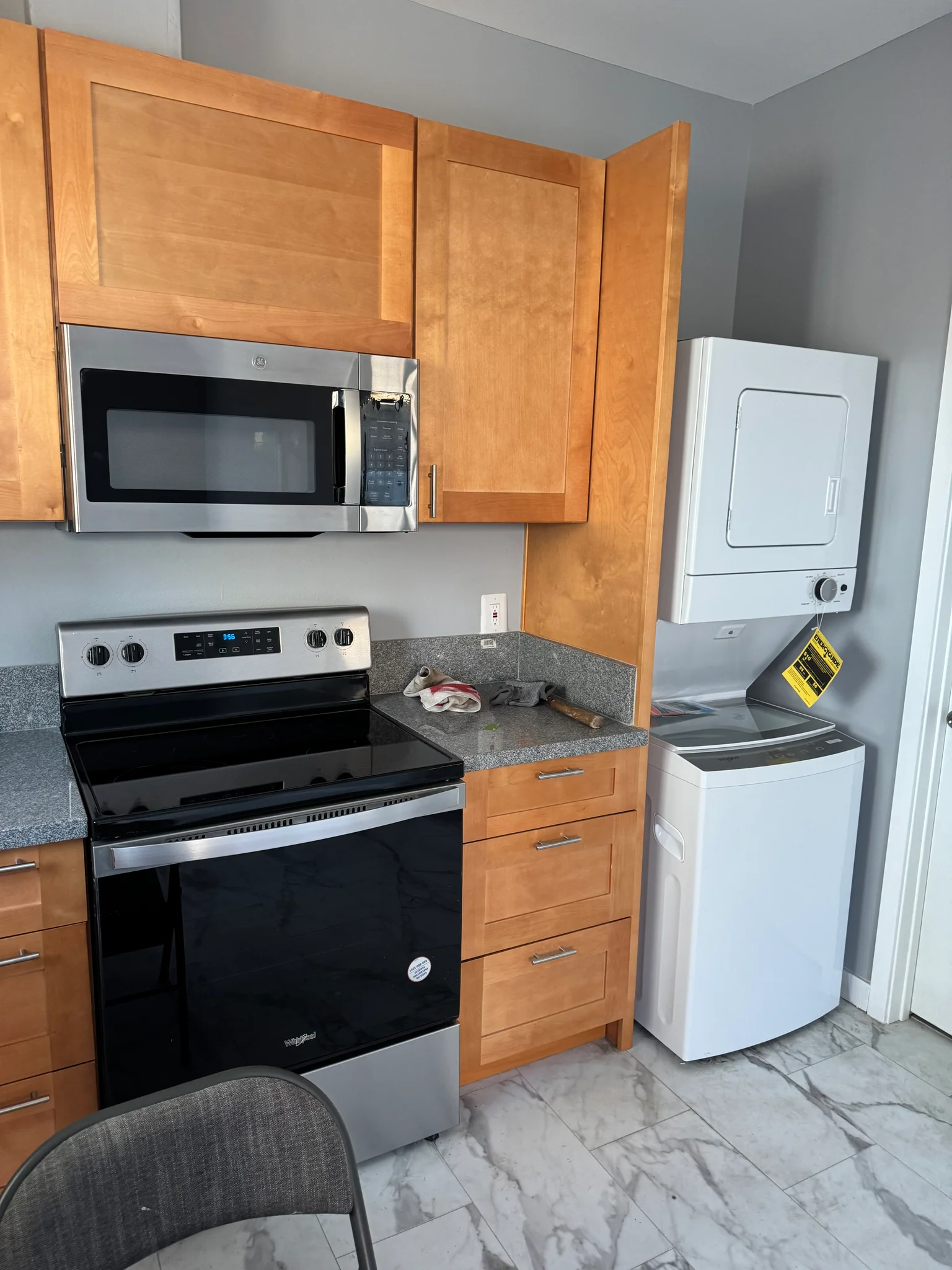 Los Angeles House: 10503 Woodley Ave