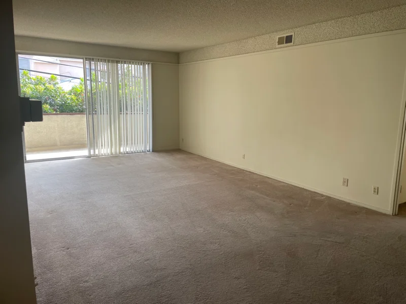 Los Angeles Apartment: 1840 Fairburn Ave