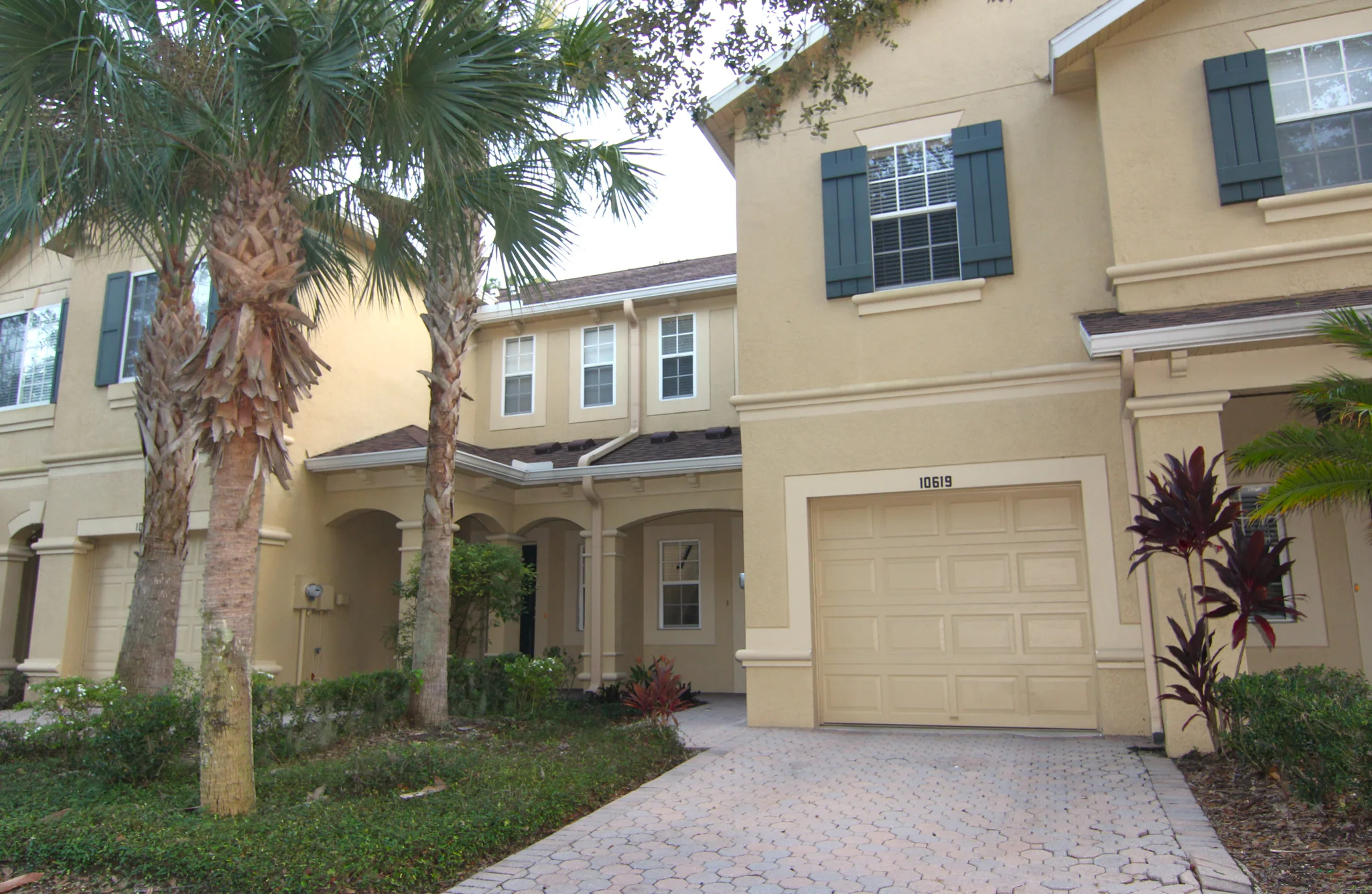 Riverview Townhome: 10619 Shady Falls