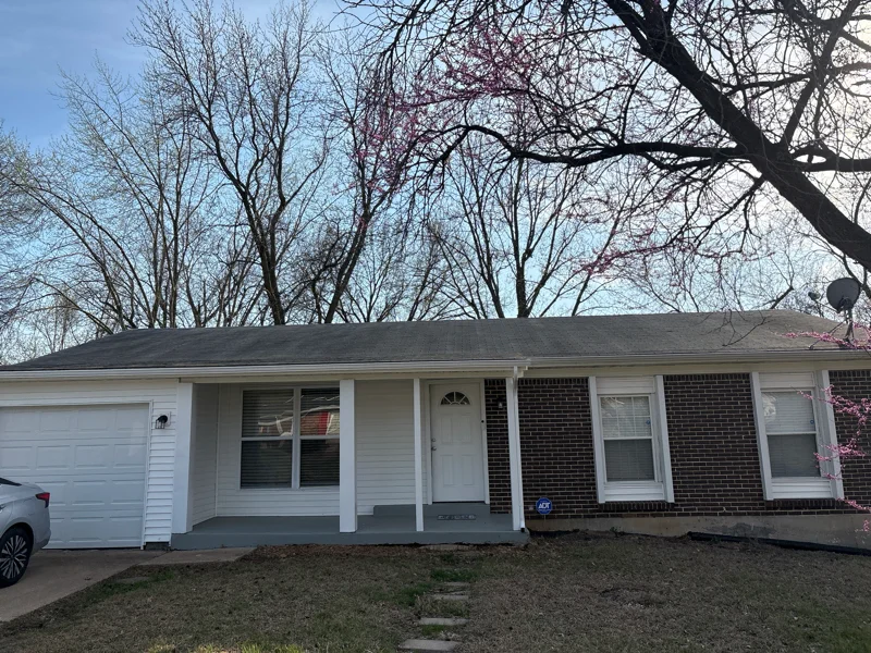 Saint Louis House: 12113 La Padera Ln