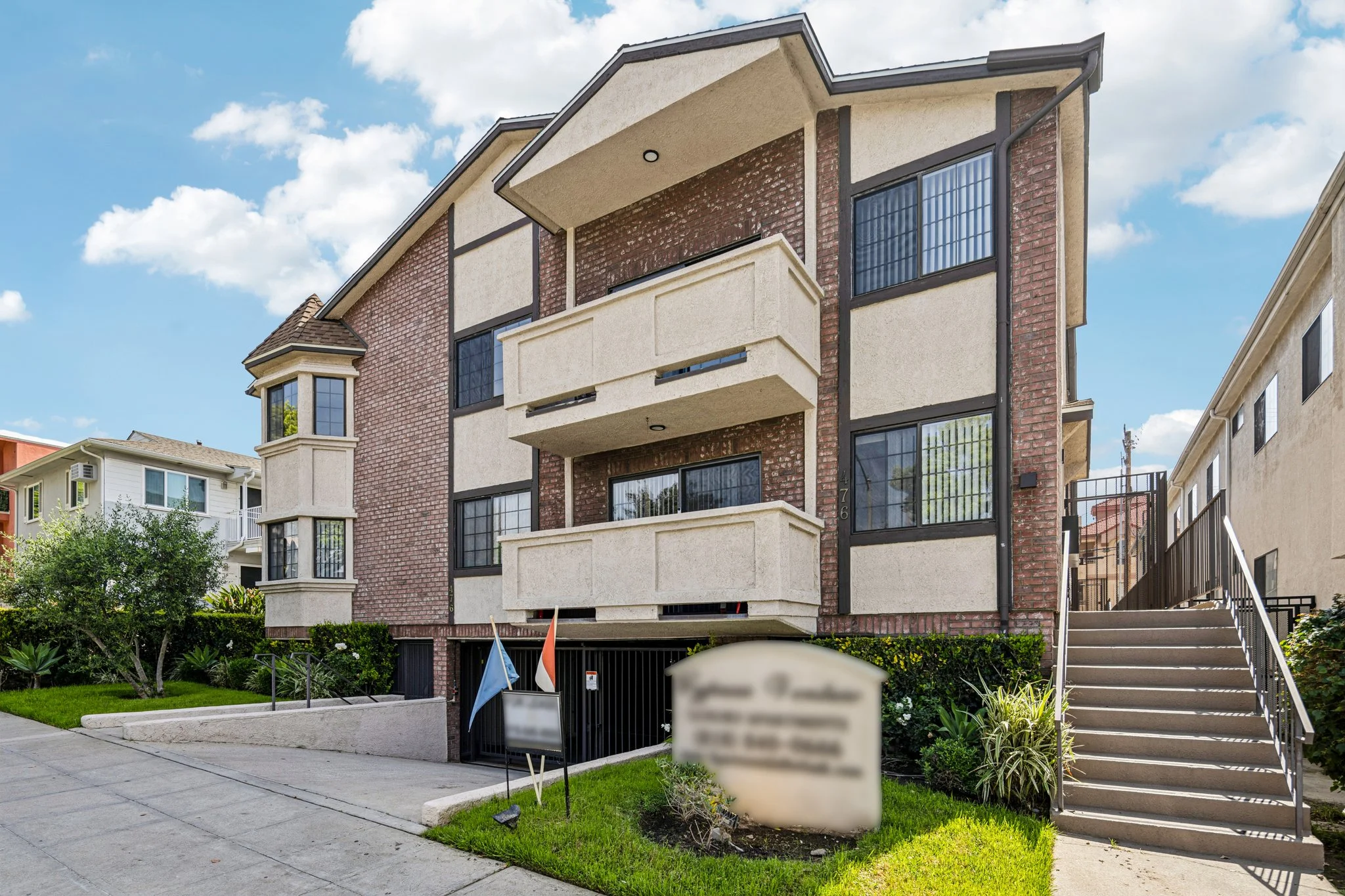 Burbank Apartment: 476 E Cypress Ave