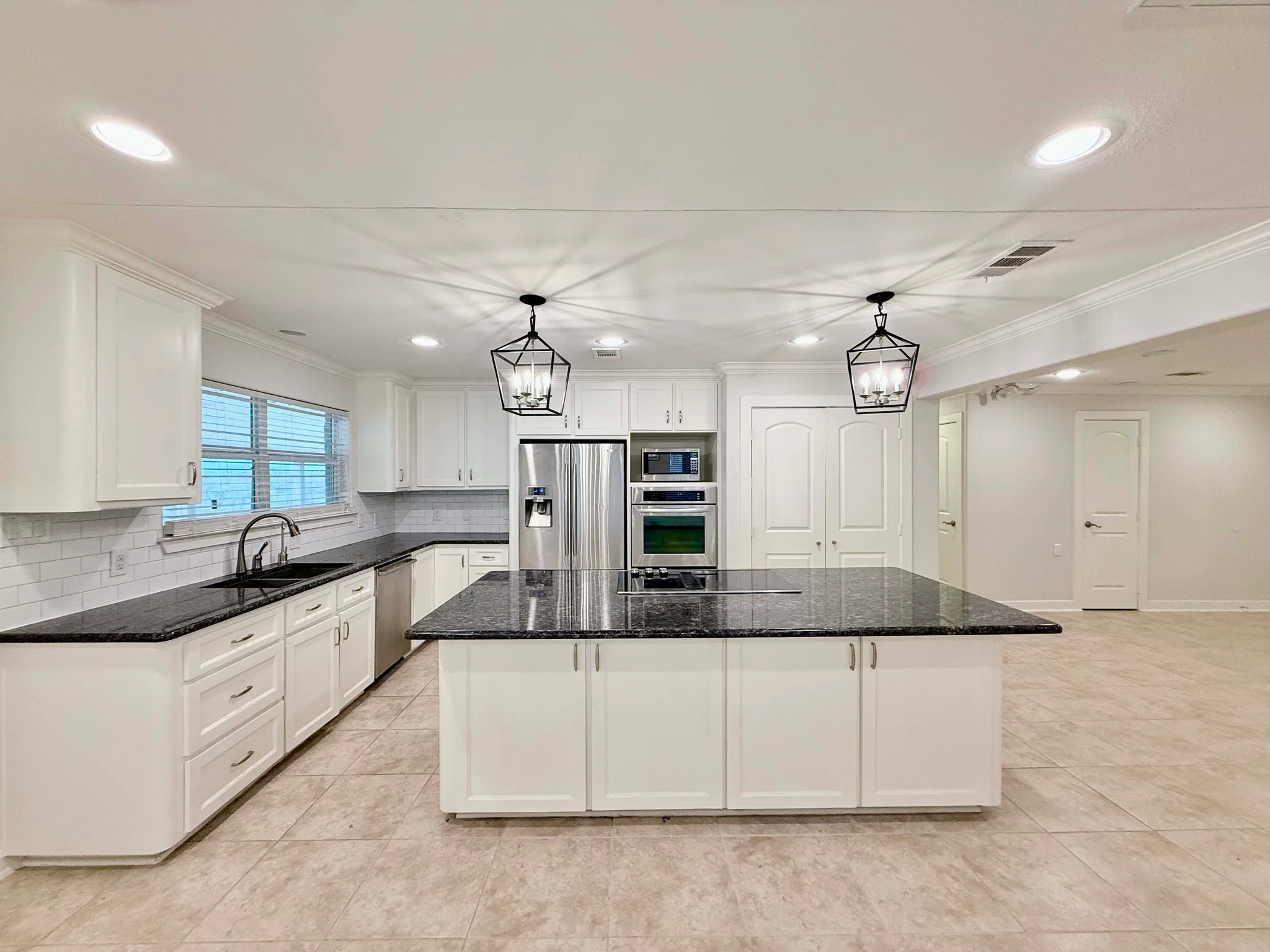 Honey Grove House: 0 N 12th ST