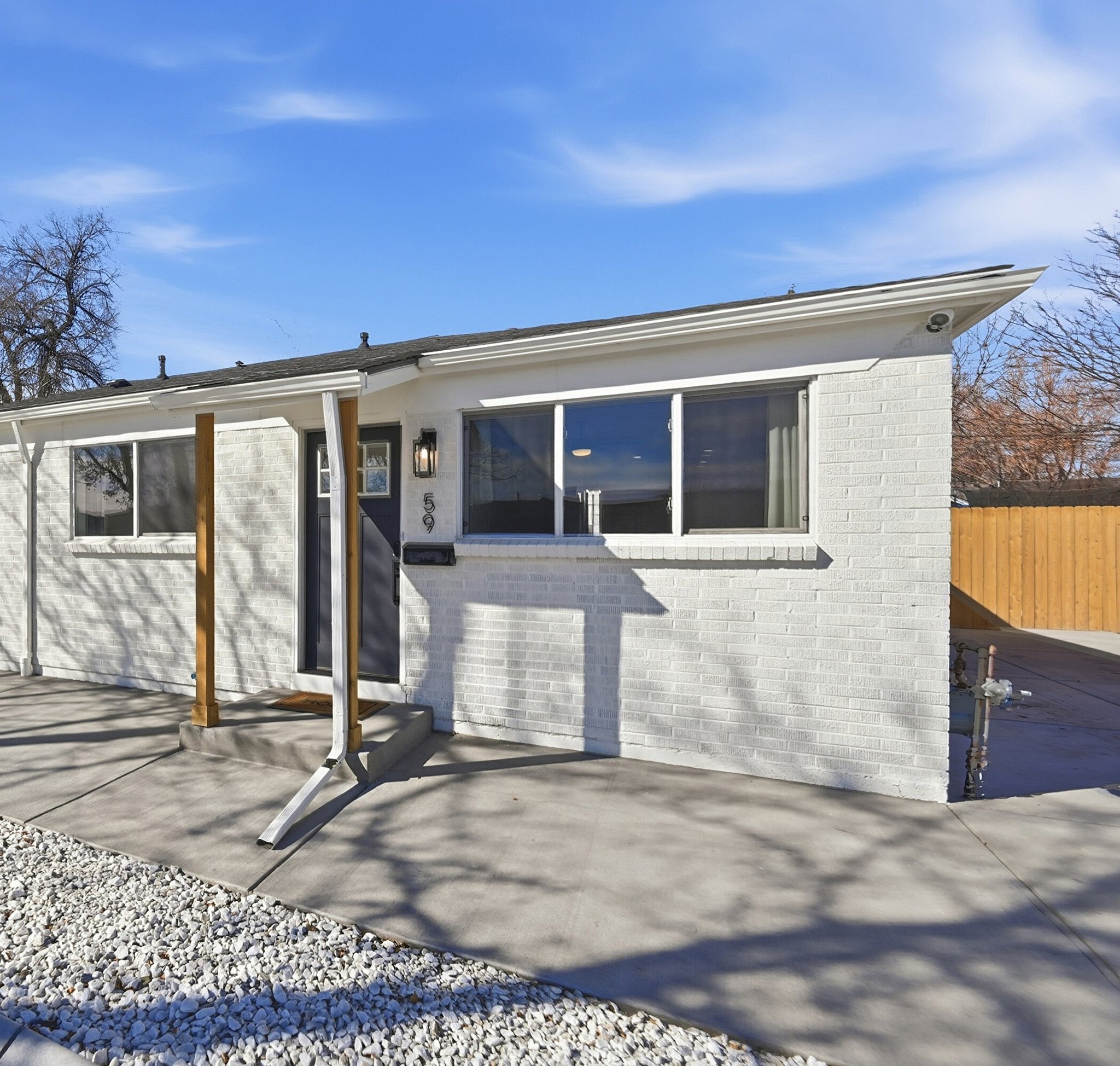 Aurora Multiplex: 59 Del Mar Circle