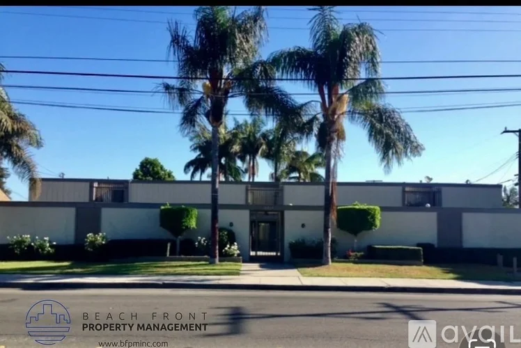 Lynwood Apartment: 4217 Carlin Ave