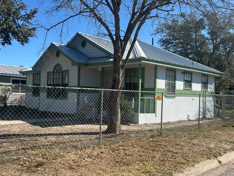 Elsa House: 614 Maricela/Lucia Street