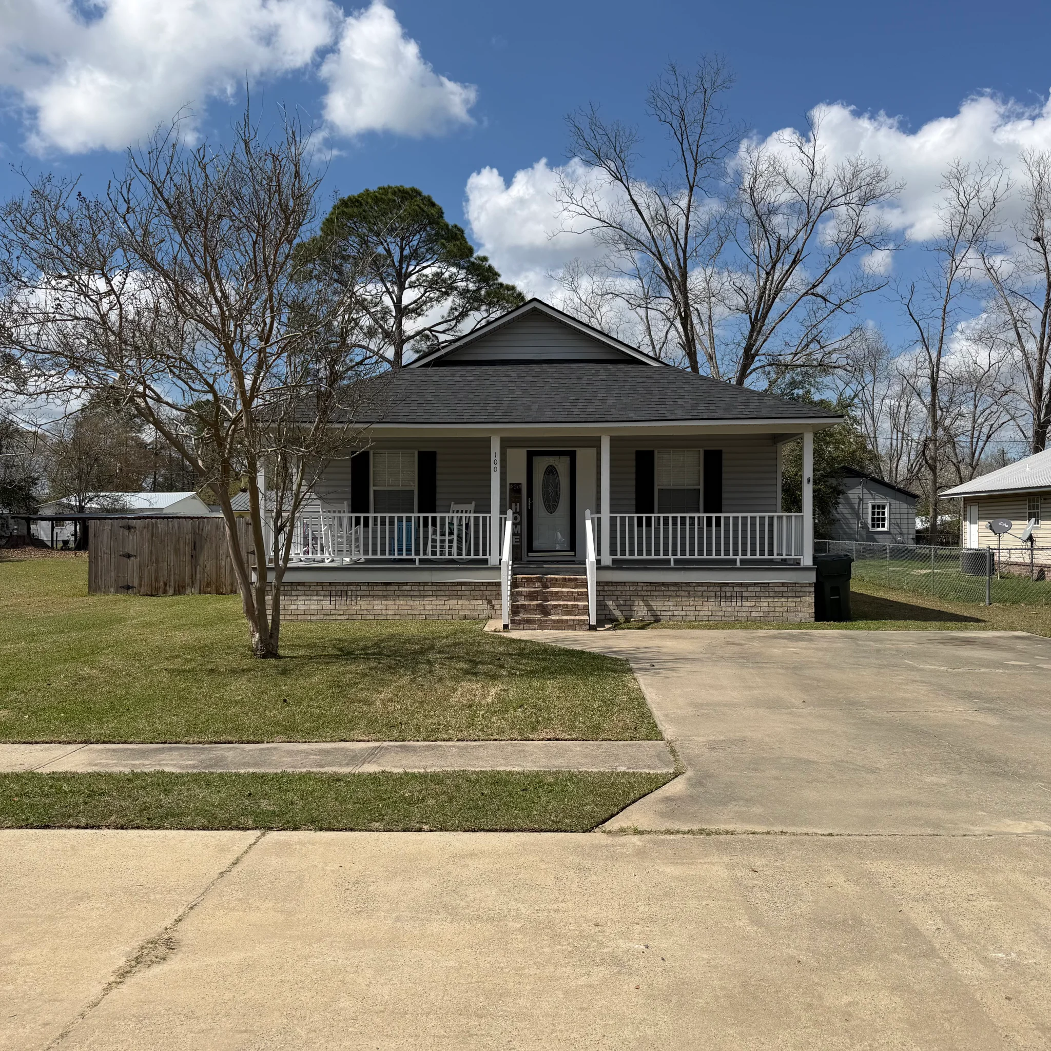Glennville House: 100 Chance Ln