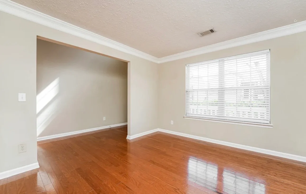 Grayson House: 1016 Hawthorn Ln