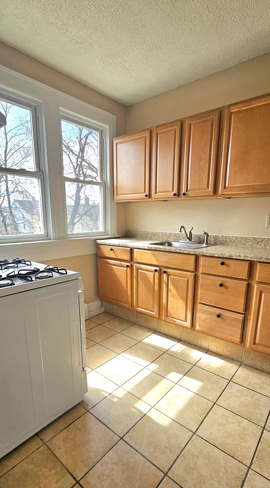 West Haven Apartment: 292 Elm St