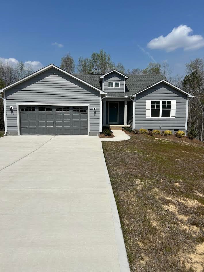 Broadway House: 153 Harmony Trail