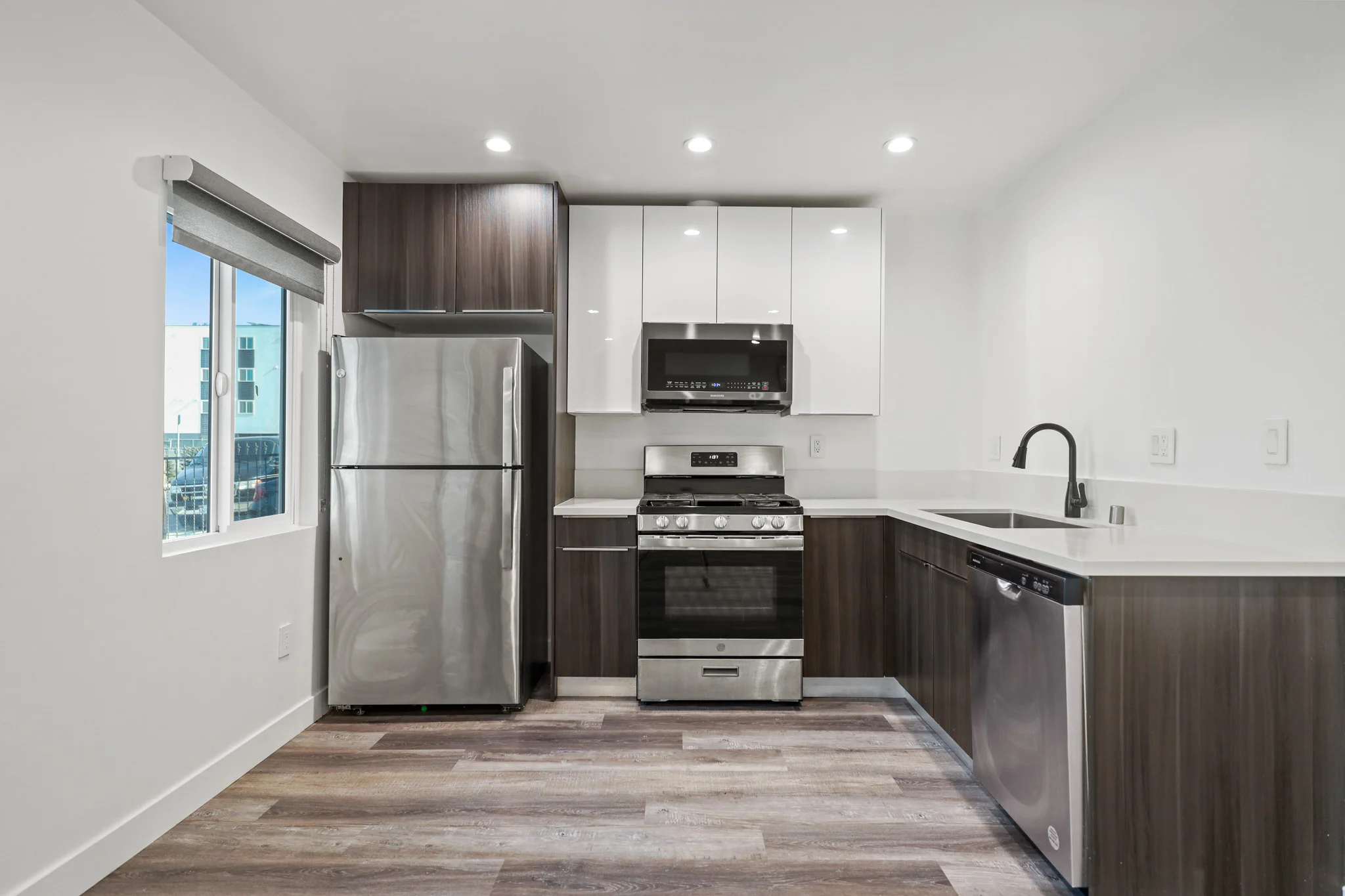 Los Angeles Apartment: 1352 W 36th Street