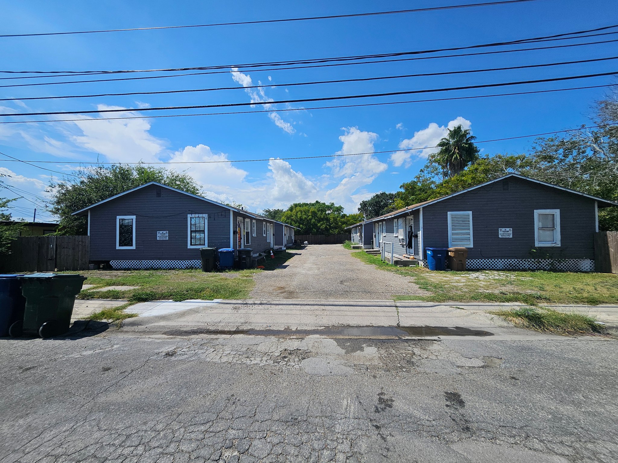 Corpus Christi Apartment: 821 S Alameda St