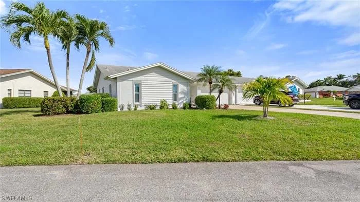 Fort Myers House: 5694 BalkanCt.