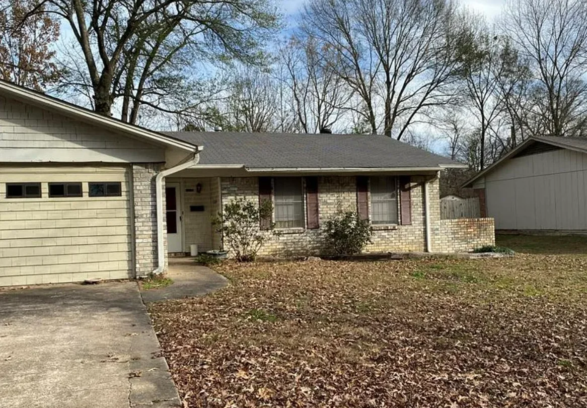 Texarkana House: 3514 Sabine Ave