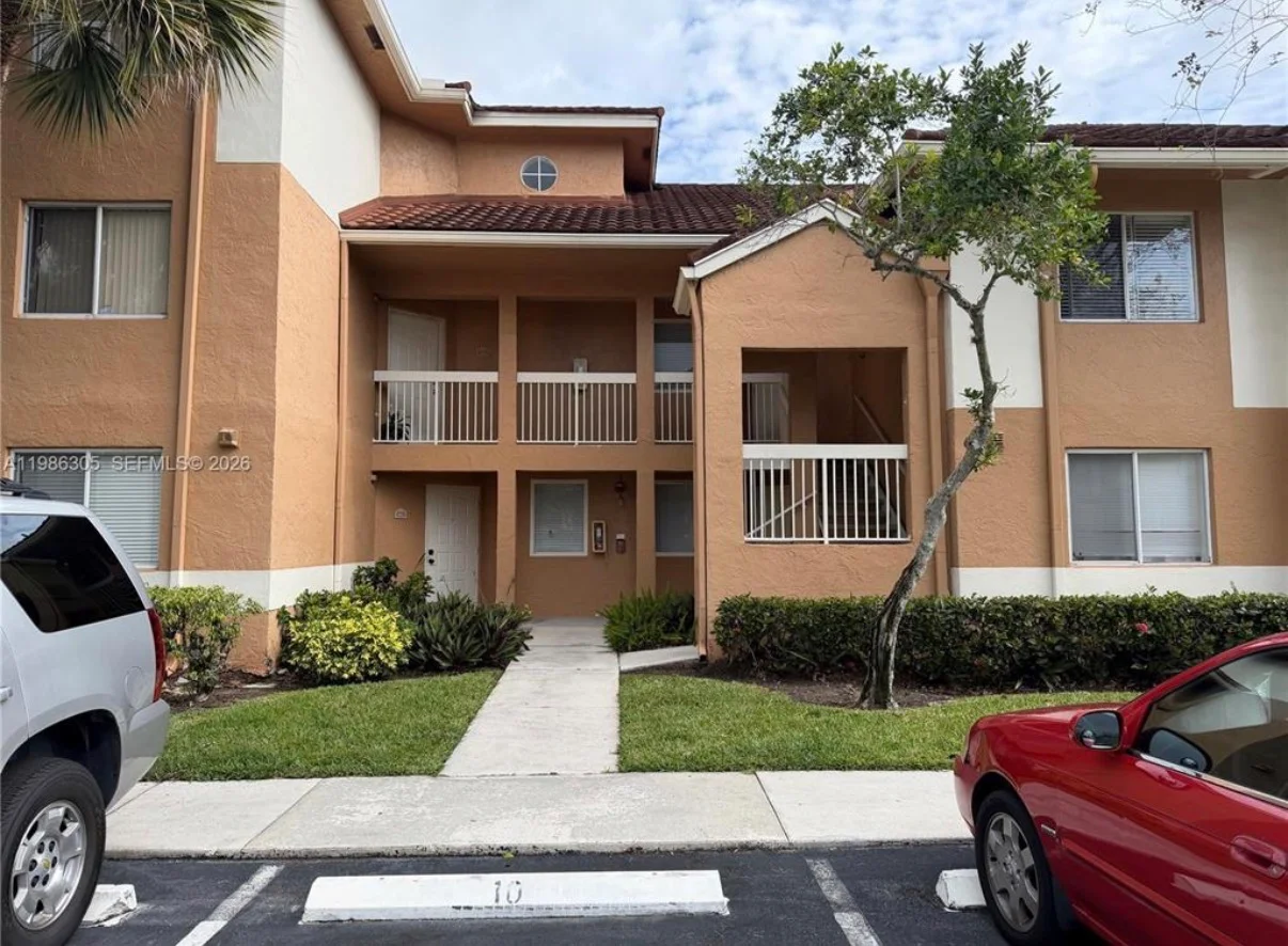 plantation Apartment: 882 nw 92nd ave