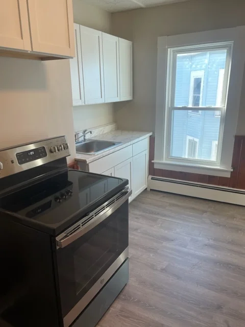 Derry Condo: 3 South Ave