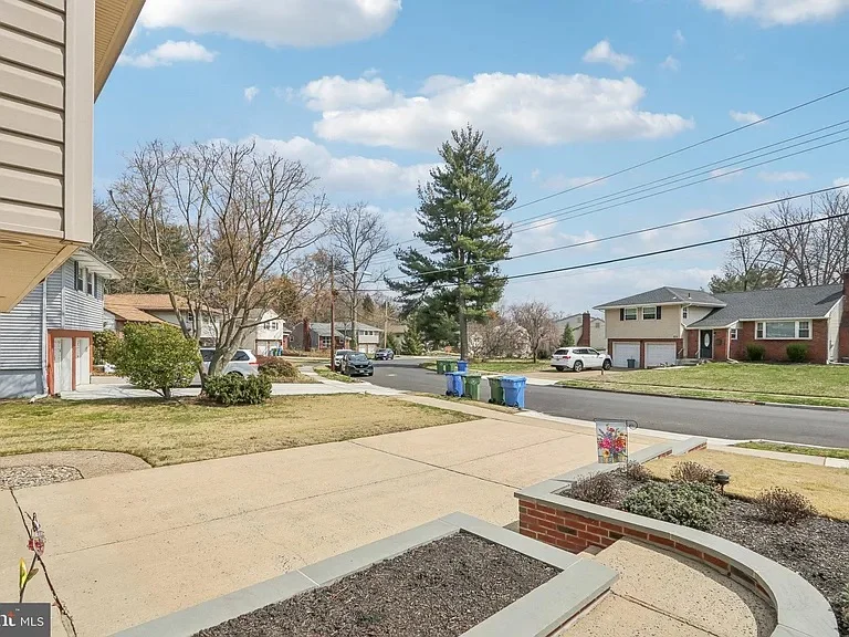 Cherry Hill House: 226 N Madison Ave