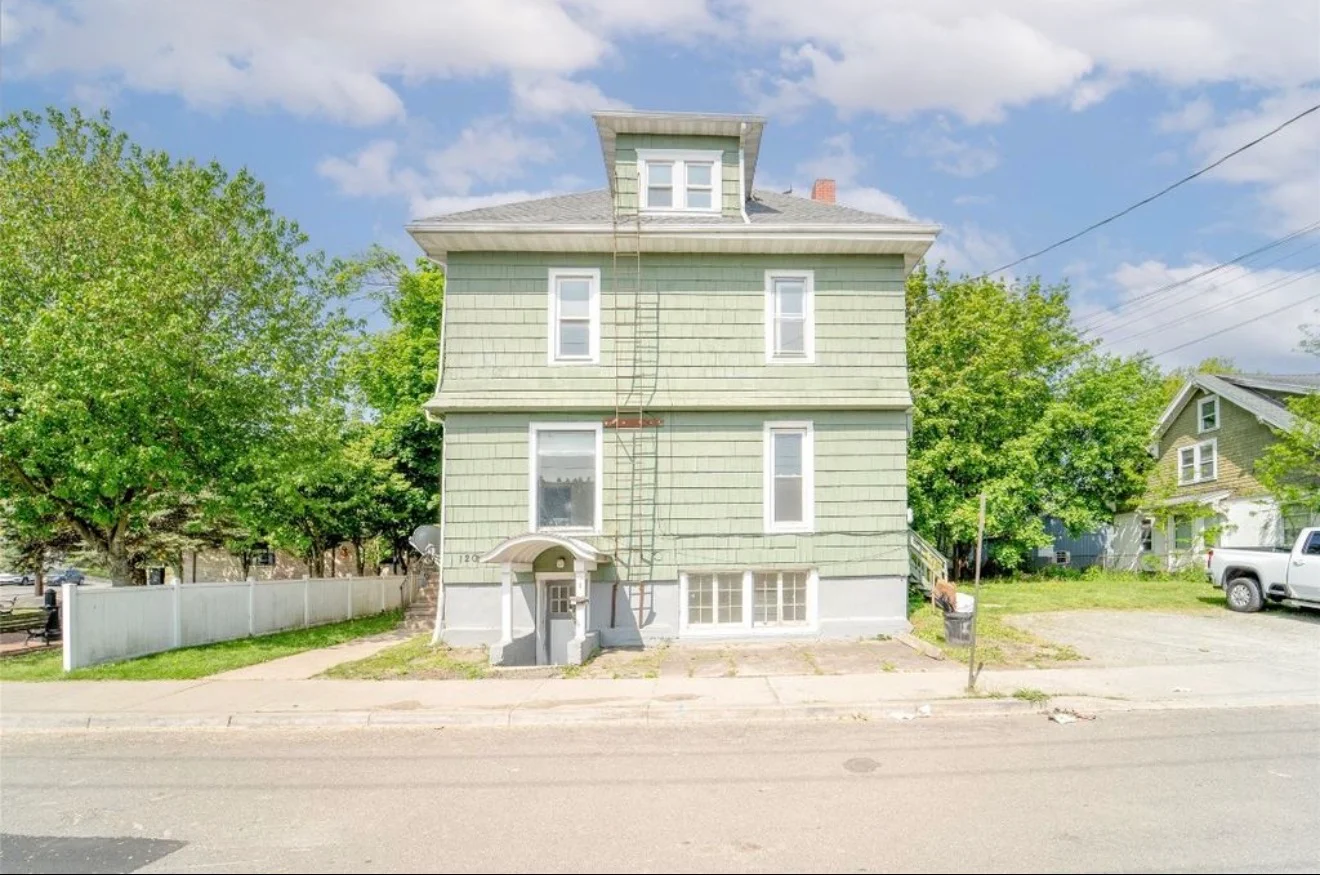 ENDICOTT Apartment: 118-120 Badger ave