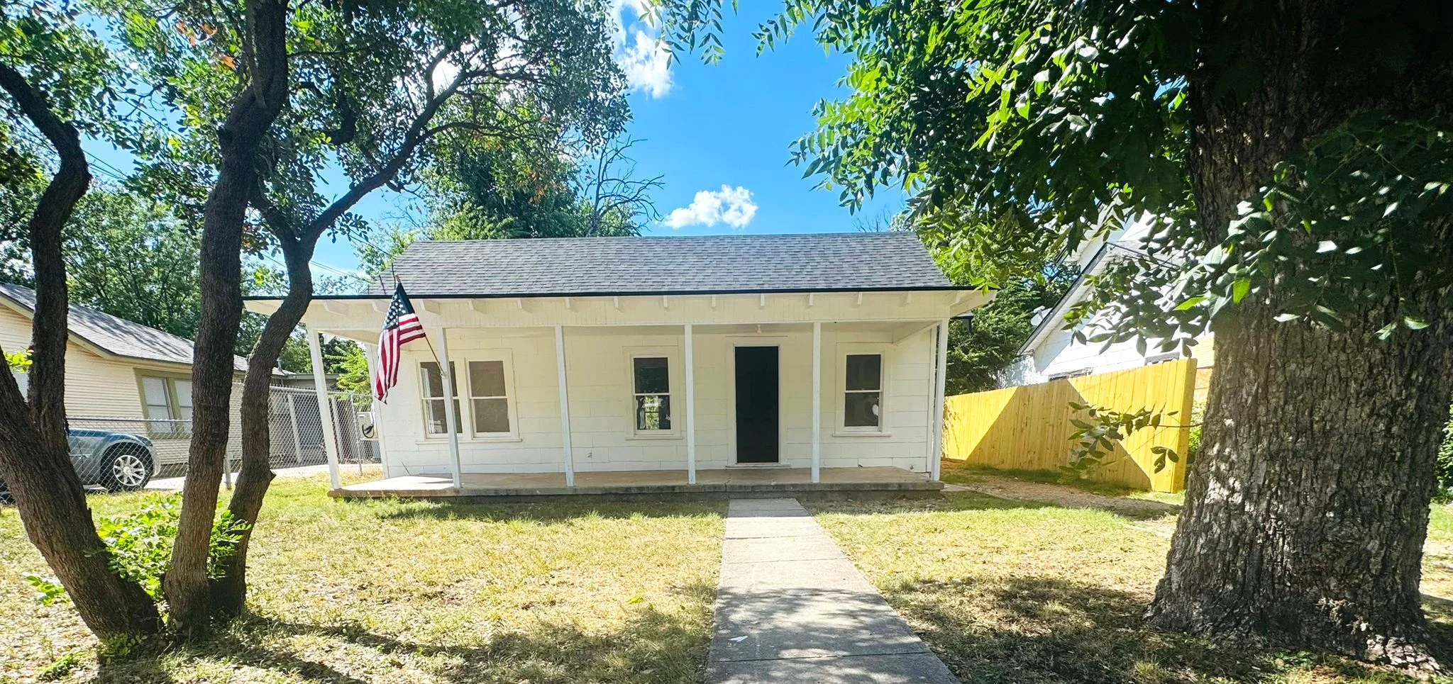 San Angelo House: 1824 Coleman Street