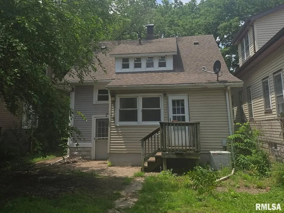 Peoria House: 800 S Greenlawn Ave