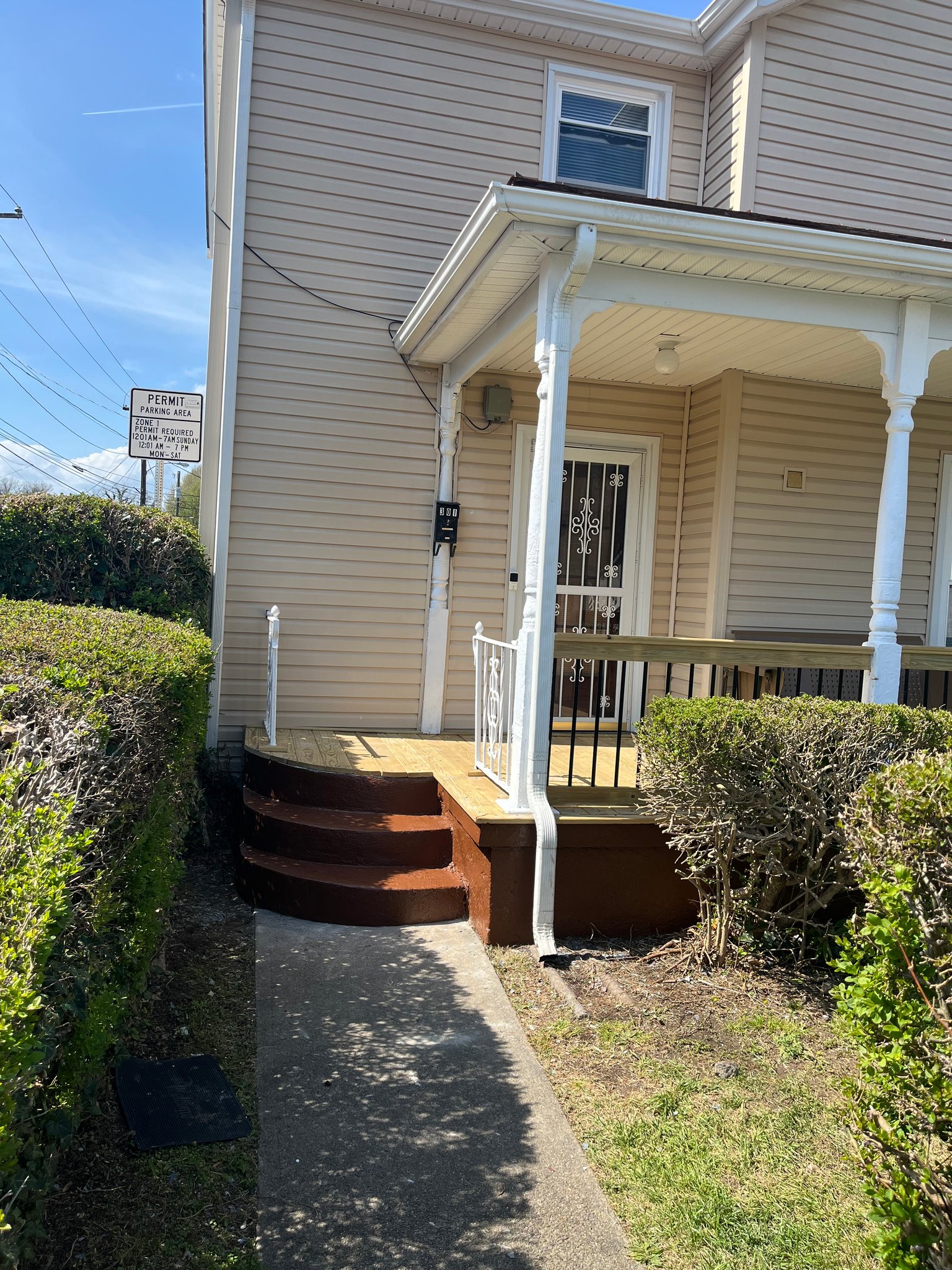 Charlottesville House: 301 10 1/2 St NW