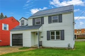 Ellwood City House: 740 Pershing St