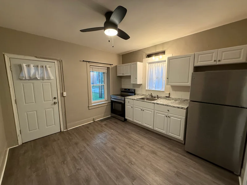 Lockport Apartment: 53 Dayton St