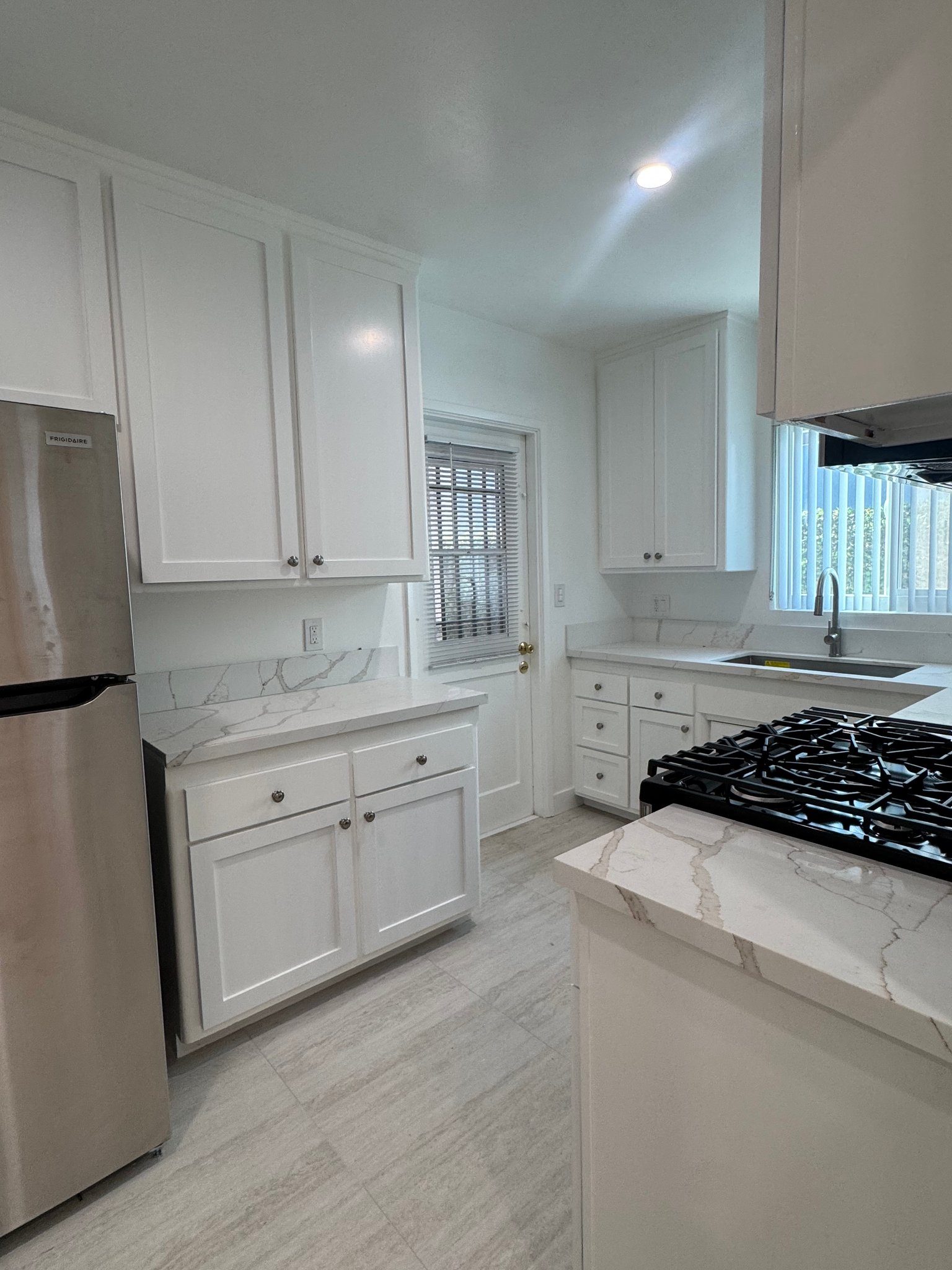 Pasadena Apartment: 283 S. El Molino Ave