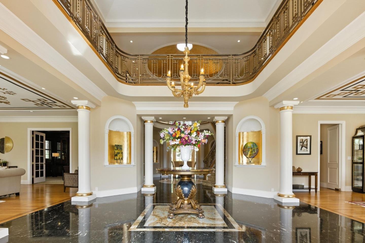 Atherton House: 90 Broadacres Road