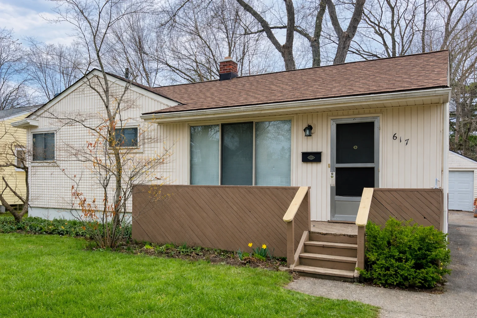 Royal oak House: 617 N. Wilson Ave