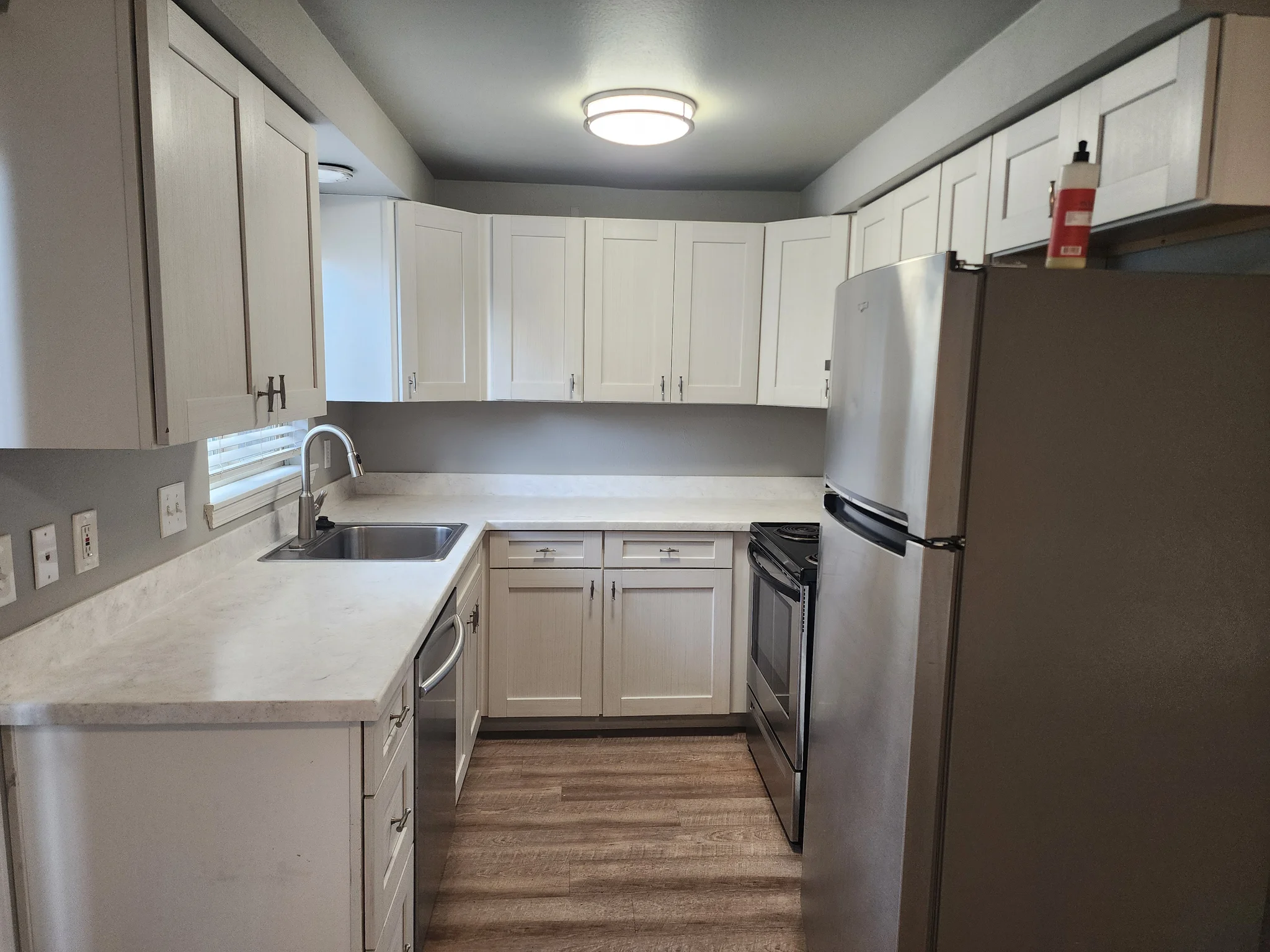 Molalla Apartment: 430 Metzler Ave