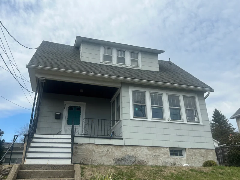 Larksville House: 258 Buttonwood St