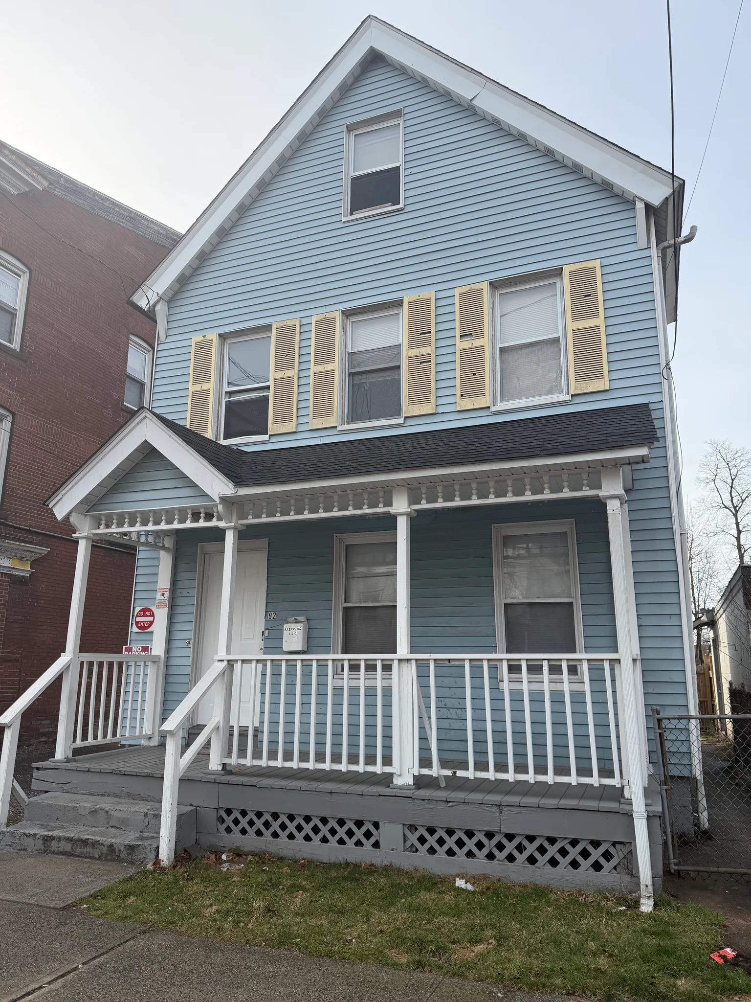 New Haven House: 92 Spring St