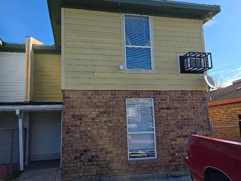 New Orleans Multiplex: 7843 Sail Street