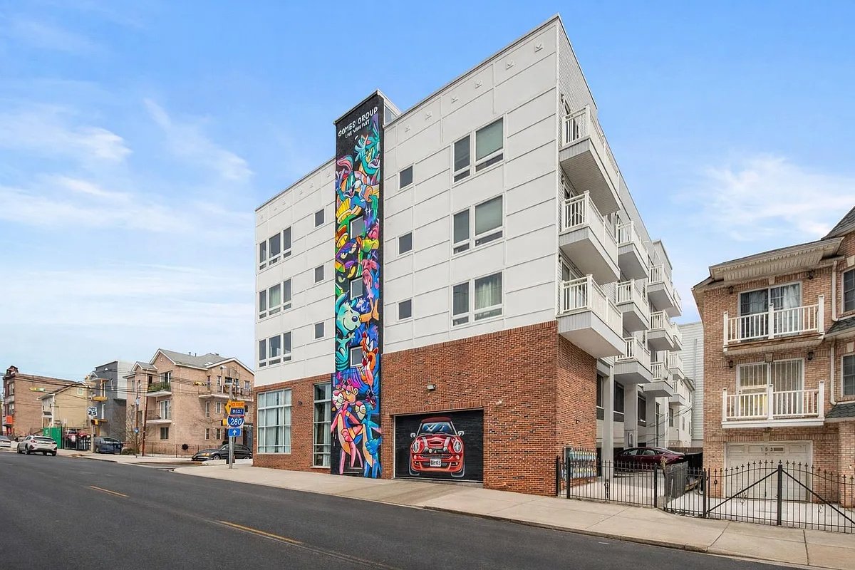 Newark Condo: 42 Norfolk St