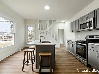 Columbus Townhome: 1167 E Whittier St