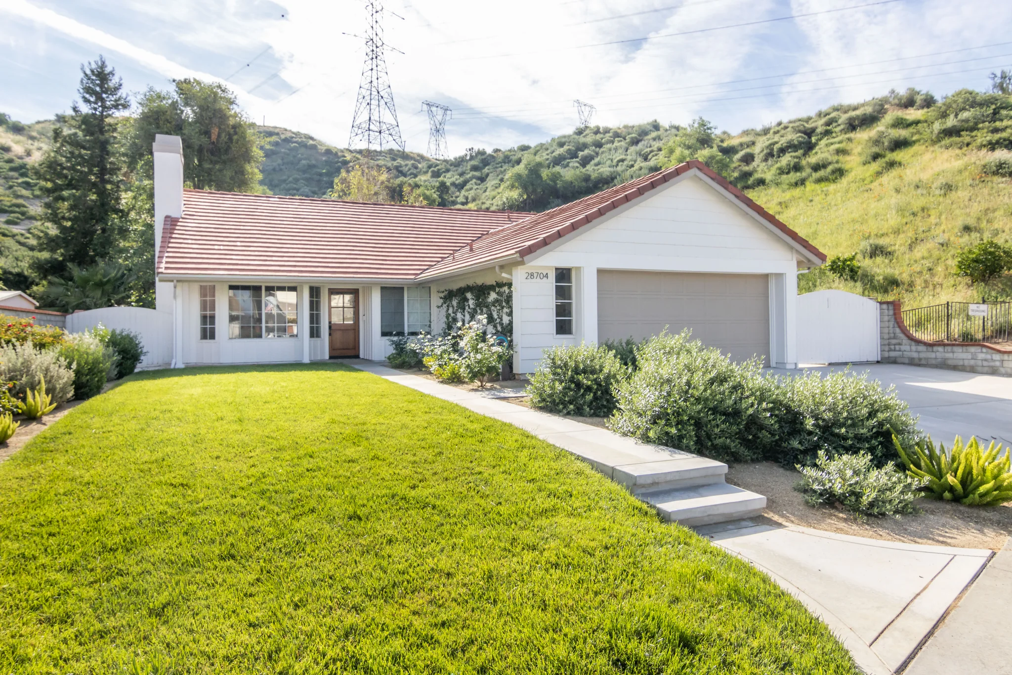 Santa Clarita House: 28704 Persimmon Ln